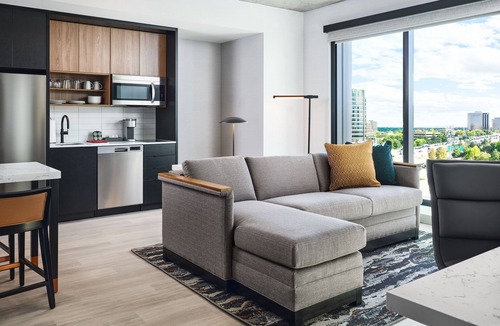 Southmoor Park Hotel | Apiary Hotel Belleview Station Denver