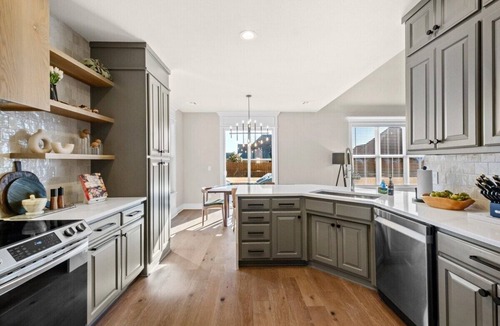 Benton County House | Apollo House | Luxury Retreat in Rogers. Sleeps 11