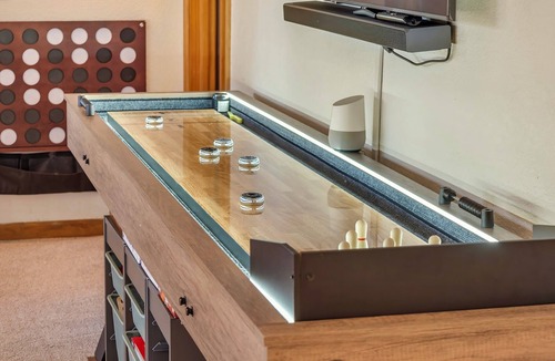 Valley of the Sun House | Arcade~Family Friendly~HotTub~Views!~23 Miles to Breck~KingBds~Dogs~Fast WIFI