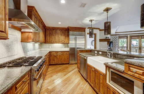 Vail Condo | Arrabelle Luxury 4 BR Condo- Close To The Mountain by RedAwning - Save 20% on 7+ Nights!