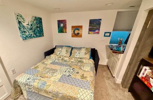 Platt Park House | Artsy Platt Park Apartment Guest Suite for 4, QUICK Mountain Access!