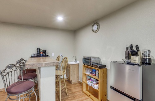 Aurora Apartment | Aurora Retreat Near Anschutz Medical Campus
