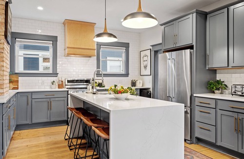 Summit Hill House | Awesome 4-bedroom house in Saint Paul off Grand-walk to everything!