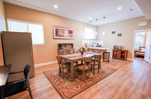 Tallyn's Reach Apartment | Basement Suite w/High Ceilings Spacious & Bright