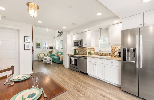 Old Town House | BEACHY KEEN ~ Charming 1 BR, 1 Ba Home w/Loft in Great Location!