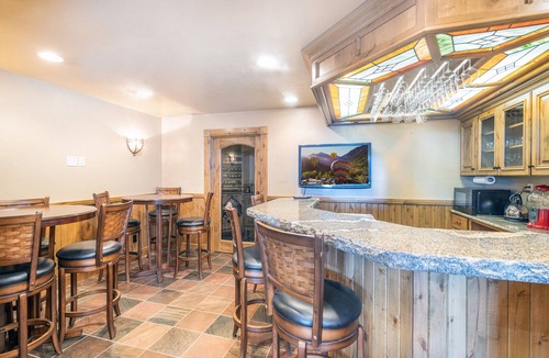 Mountain Village House | BEARPAW MANOR- A Magnificent Ski-In/Ski-Out Mountain Village Chalet