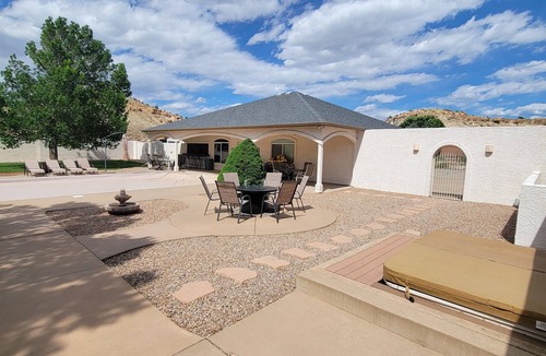Redlands House | Beautiful 4,000 sq ft home at the base of the Colorado National Monument.