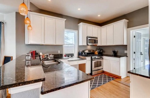 Berkeley House | Beautiful, BIG, Bungalow! Near DT! All the Extras!