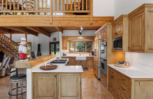 Durango House | Beautiful Colorado log home backing to the Florida River.