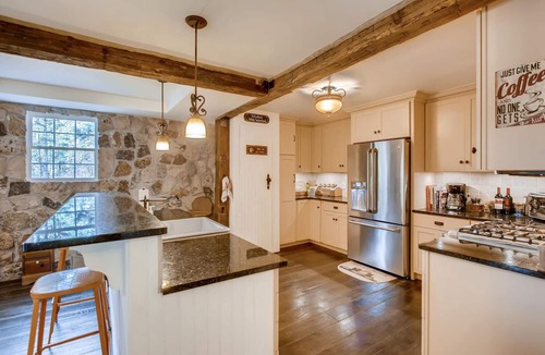 Evergreen Cottage | Beautiful Creekside Cabin, Hot Tub, No Pets, near Red Rocks, King Bed, Licensed!