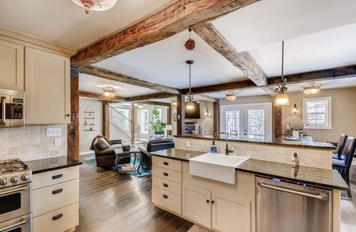 Evergreen Cottage | Beautiful Creekside Cabin, Hot Tub, No Pets, near Red Rocks, King Bed, Licensed!