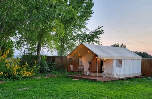Lazear Cabin | Beautiful Glamping Tent at Zenzen Gardens
