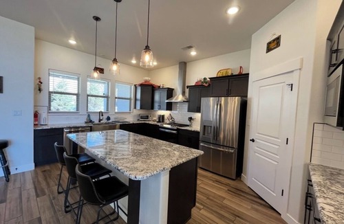 Palisade House | Beautiful home in wine and peach country + views of Mt Garfield & the Grand Mesa