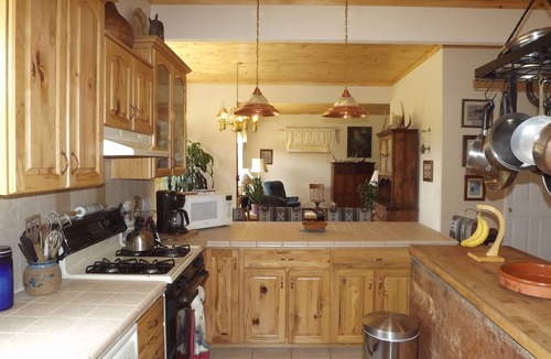 Montrose House | Beautiful Mountain Views on Loghill Mesa. Stay 7 nights, get 13 % discount.
