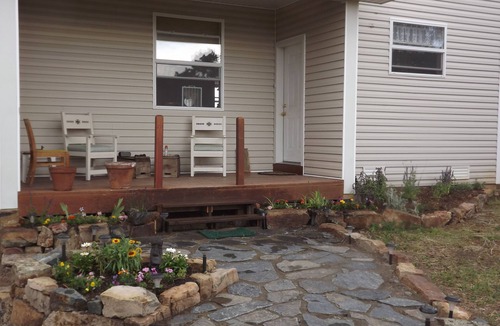 Montrose House | Beautiful Mountain Views on Loghill Mesa. Stay 7 nights, get 13 % discount.