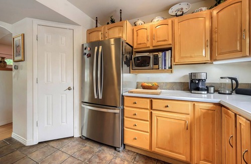 Devil's Thumb - Rolling Hill House | Beautiful peaceful 5-bedroom Boulder home with hot tub & amazing views!
