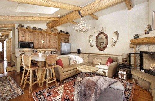Snowmass Village Condo | Beautiful Snowmass Getaway! Scenic Views, Balcony, Pool, Hot Tub, Gas FP, Elevator & Trail Access