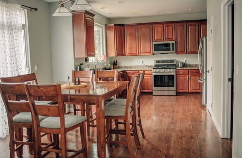 Aurora House | Beautiful, spacious, super clean! Whole House, family sized, company/group