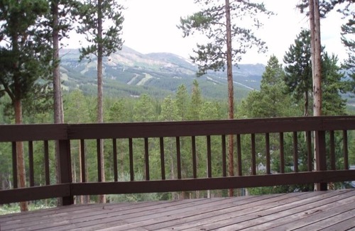 Warrior's Mark West House | Beautiful Views of Peak 9 & 10. Expert Ski in Ski Out Neighborhood. Shuttle.