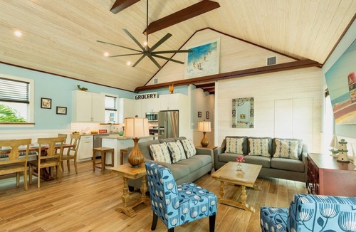 Midtown House | *BEAUTY OF THE BEACH @ CASA EAST* Beach House + Last Key White Glove Service