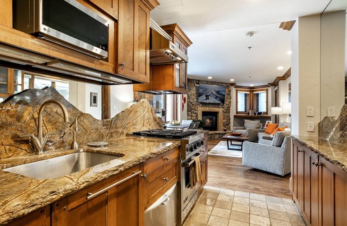 Highlands Townhomes Condo | Beaver Creek's best ski in ski out- McCoy Peak lodge