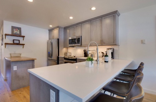 East Village at Copper Condo | BEST LOCATION! Ski-In Ski-Out - 3BD 2BR - Copper Mtn Resort - HotTub, Sleeps 8