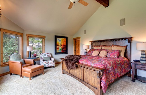 Baldy Mountain Cabin | Best views in Breck! 5bed/6bth/shuttle/close to hiking trails & downtown