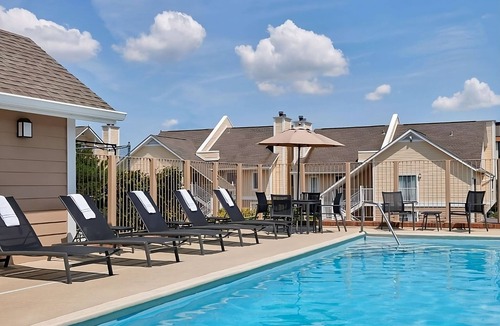 East Colorado Springs Apartment | Better Choice for your Vacation! On-site Pool, Full Kitchen, FREE Parking!