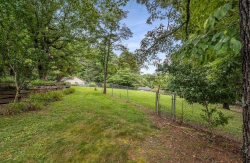 East Ellijay House | Big, Cozy Home w/Fire Pit in the Heart of Ellijay