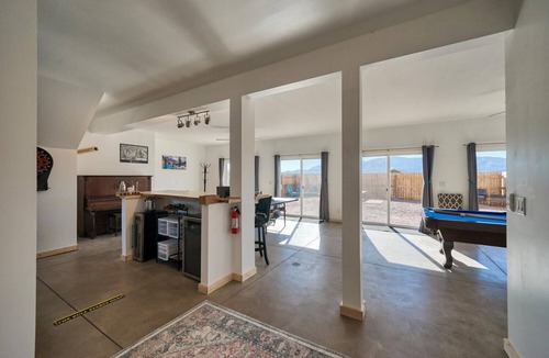 Salida House | Big Sky Spacious Mountain Retreat Near Salida - Fire Pit, Sleeps 10