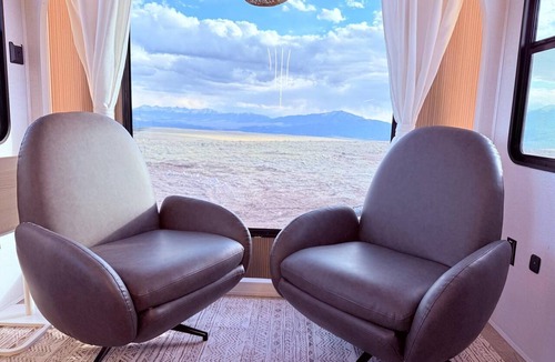 Red Wing House | Big Sky Vista Colorado: Dark Sky Stargazing Retreat