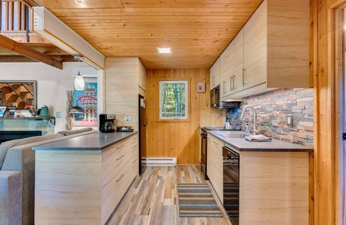 Garfield Cabin | Bike Hike Ski Cozy and Affordable