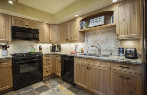 Warrior's Mark Condo | Blue Bend Beauty | Comfort & Privacy with Postcard Views & Private Hot Tub