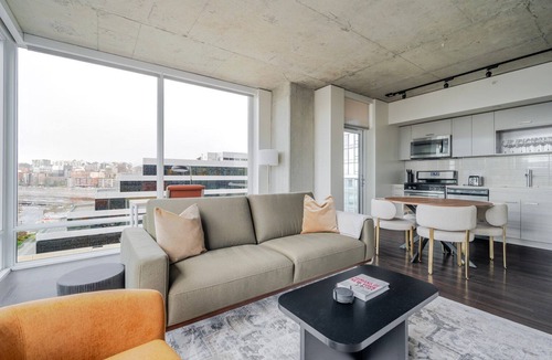 Belltown Apartment | Blueground | Denny Triangle, rooftop pool, nr Seattle Art Museum