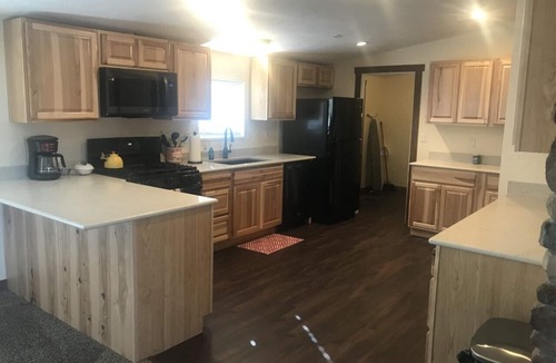 Salida House | Book NOW for Summer and Fall Events! In Mountains, 5 mins from Downtown Salida!