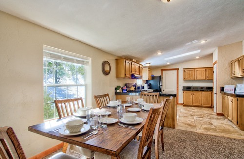 Salida House | Book NOW for Summer and Fall Events! In Mountains, 5 mins from Downtown Salida!