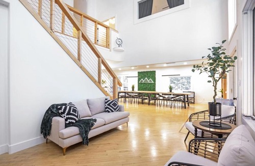 Boulder House | Boulder Luxury Getaway 7 acres River & Pond