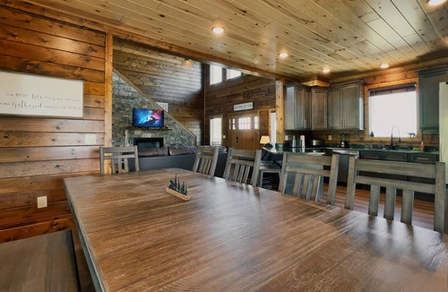 Chalet Village North Cabin | BRAND NEW 22' Indoor pool, 5 en suite bdrs, firepit, and hot tub all with a view