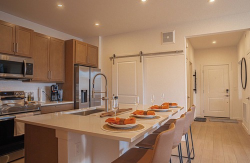 Parker Condo | Brand New, Cozy & Modern Condo in Lyric – Dogs Welcome!