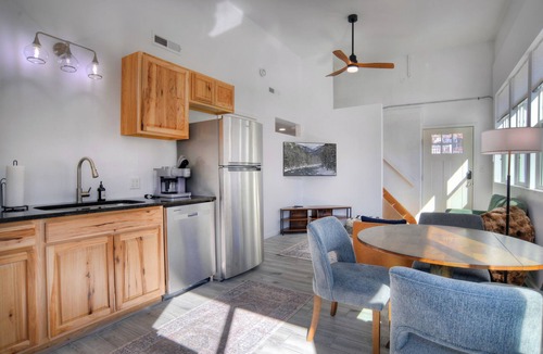 Durango House | Brand New Fully Remodeled Cabin - 10 Minutes to DGO - AC/EV Charger