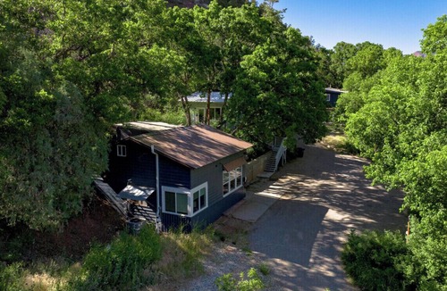 Durango House | Brand New Fully Remodeled Cabin - 10 Minutes to DGO - AC/EV Charger