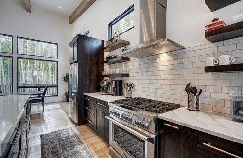 Breckenridge House | 🏆 Breck Mountain Modern | Hot Tub | 2 Kings | Pets | EV Charger | Sleeps 10