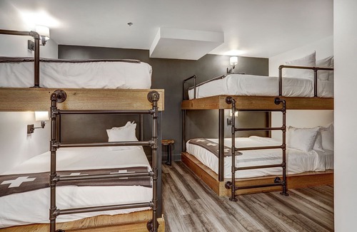 Historic District Hotel | Breckenridge Hotel Room | Group-Friendly Stay
