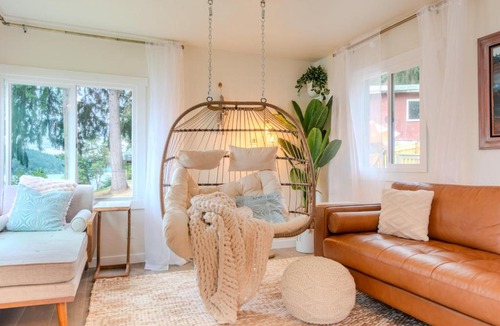 Rollingbay House | Bremerton Waterfront Views