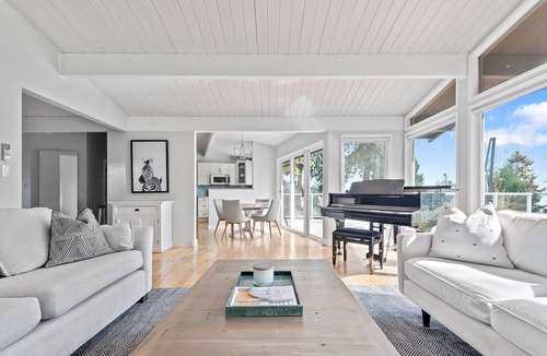 Mill Bay House | Bright 2bd suite with ocean views! Perfect getaway for family or friends!