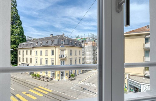 Hottingen Apartment | Bright Weinegg 2.5 Room w/ Storage, 10 mins to Seefeld, by Blueground