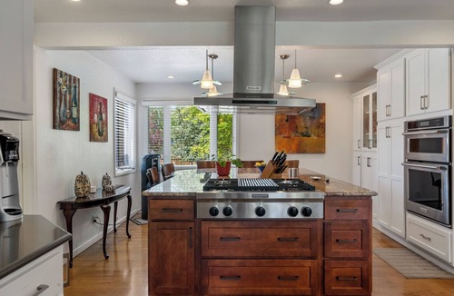 Skyway House | Broadmoor Spacious 4-bd 3 bth house with Mountain View’s 3 mins to The Broadmoor