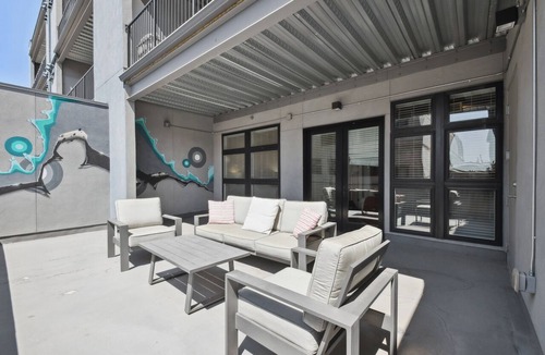 River North Art District Condo | Brushed & Bold | Modern 2BR RiNo Loft | Walk to Breweries & Mission Ballroom