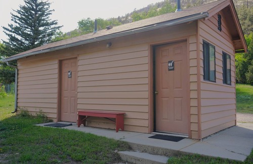 Bellvue Cabin | Cabin 10 at Sportsman’s Lodge, Rustic Cabin 10 at Sportsman's Lodge