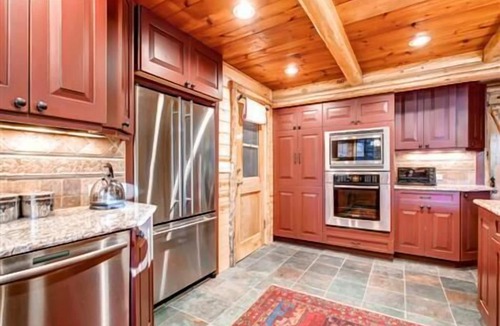 Almont House | Cabin on Taylor River | 4 Bedroom | Fireplace | Private Dock | Hot Tub | Yard